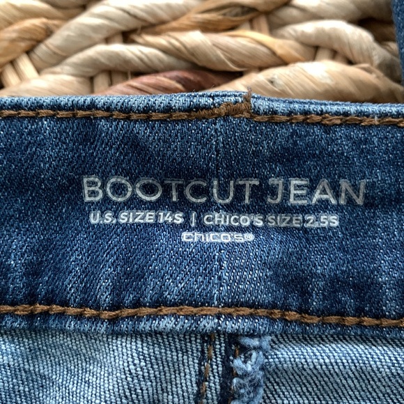 Chico’s Bootcut Jean 14 Short - Picture 12 of 14